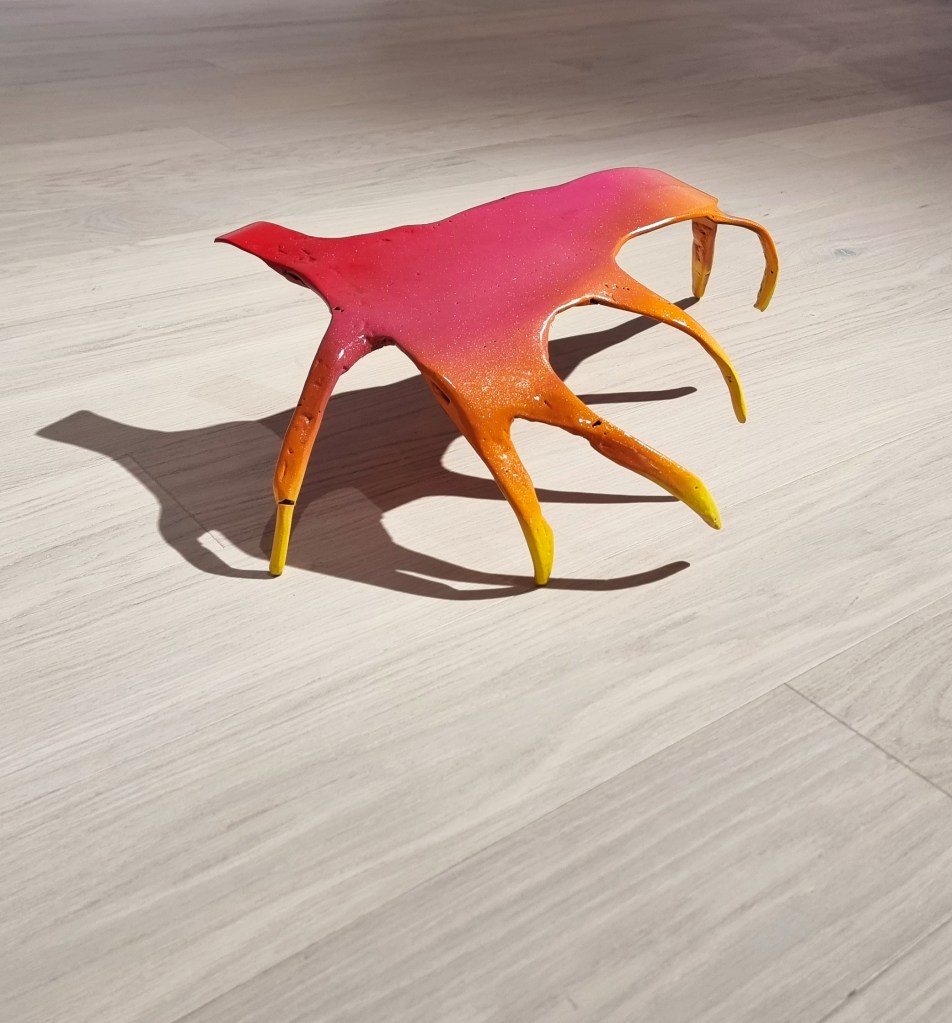 Elg i nedgang / 2024 / steel, spray paint, wood / Mina Stokke