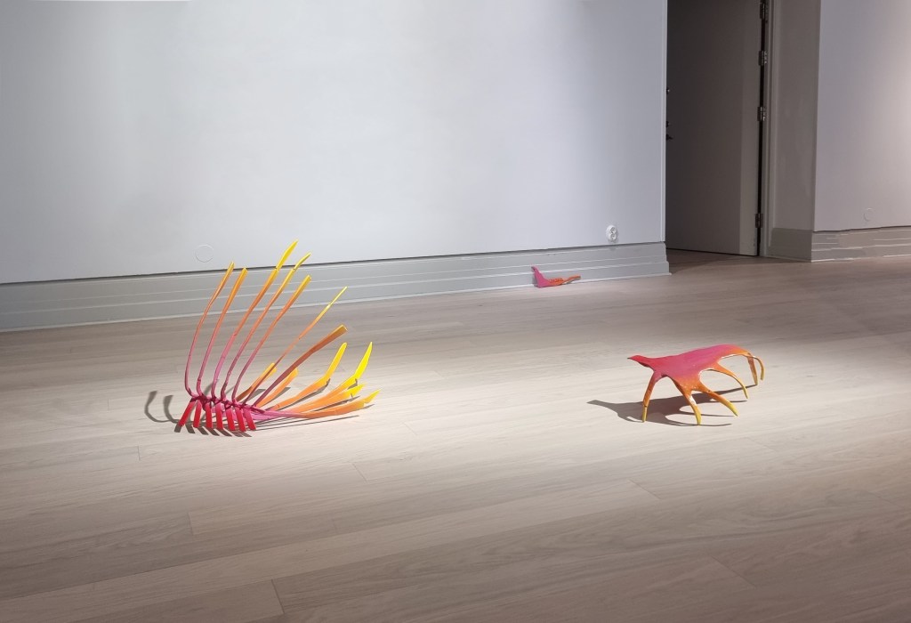 Elg i nedgang / 2024 / steel, spray paint, wood / Mina Stokke