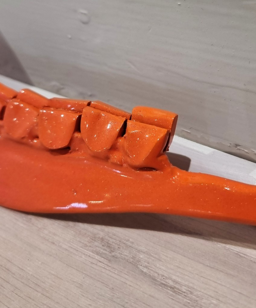 Elg i nedgang / 2024 / steel, spray paint, wood / Mina Stokke