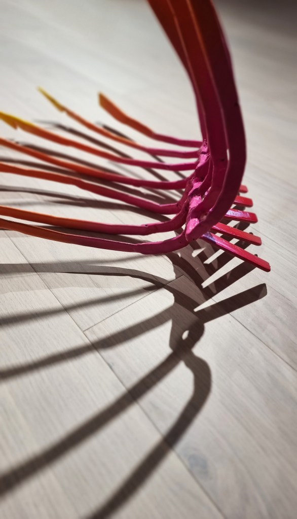 Elg i nedgang / 2024 / steel, spray paint, wood / Mina Stokke